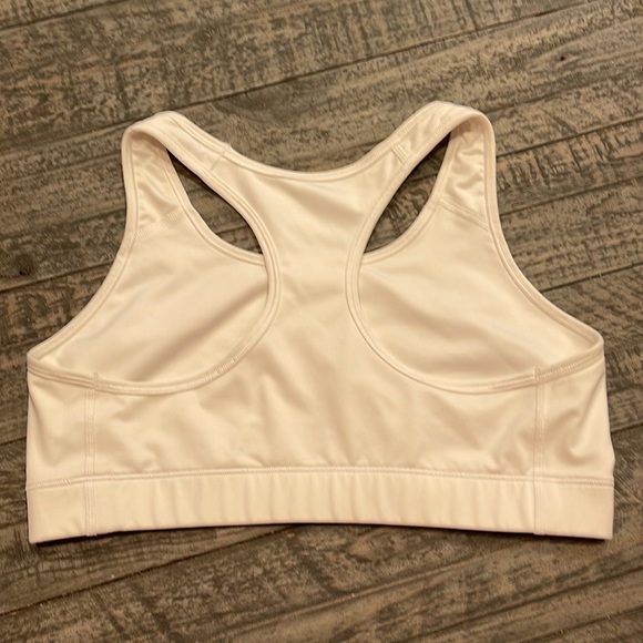 🤍🖤Immaculate Like New Nike Dri Fit Sports Bra 🤍🖤 - Picture 5 of 5